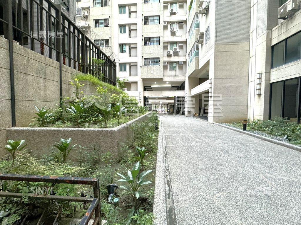 近Ｒ１５大三房庭院宅平車房屋室內格局與周邊環境