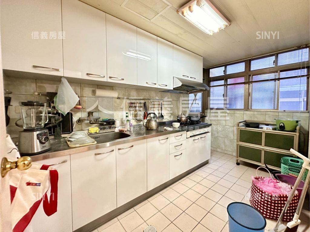 金牌傳家華廈房屋室內格局與周邊環境