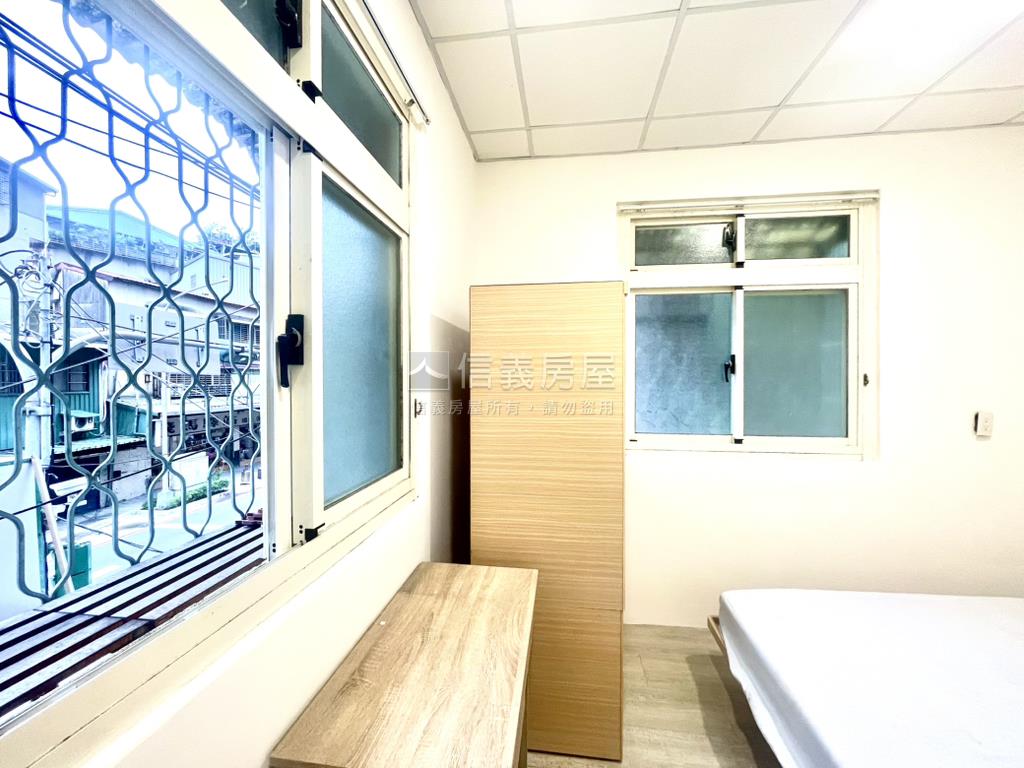近江子翠捷運富爸爸２樓房屋室內格局與周邊環境