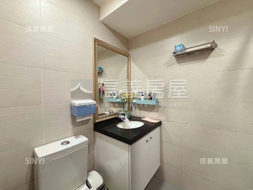 晴空景觀三房車位房屋室內格局與周邊環境