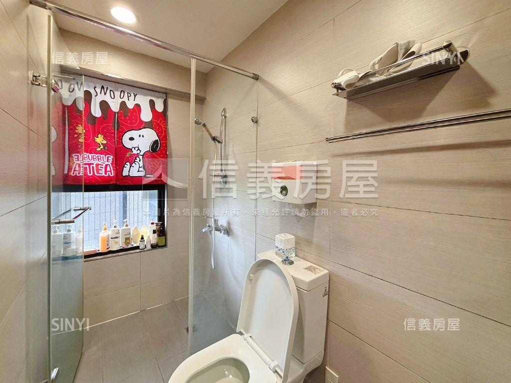 晴空景觀三房車位房屋室內格局與周邊環境