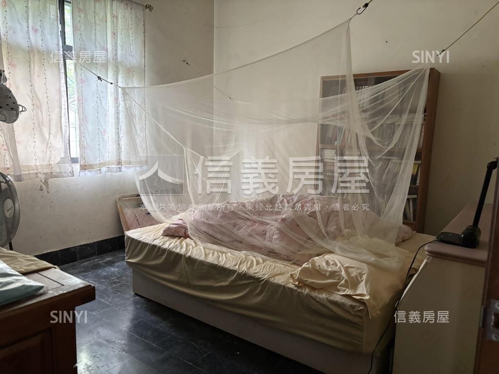 麻豆懷舊車庫透天房屋室內格局與周邊環境