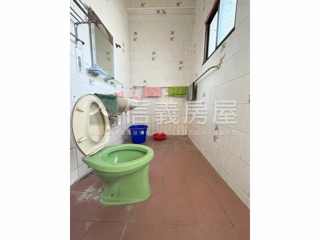 麻豆懷舊車庫透天房屋室內格局與周邊環境