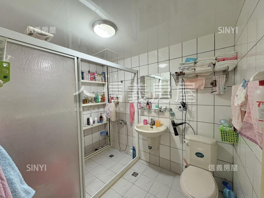 東湖稀有一樓大空間有車位房屋室內格局與周邊環境