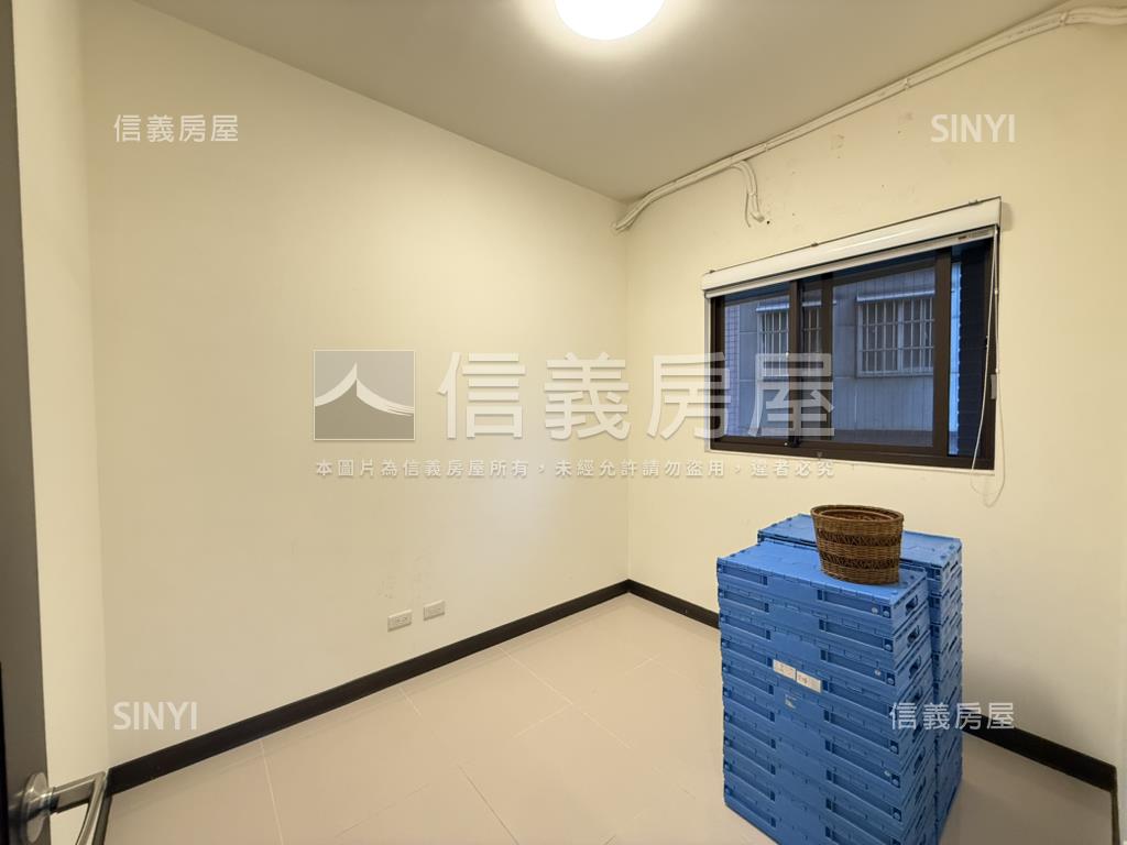 專任☆電梯溫馨２房有車位房屋室內格局與周邊環境