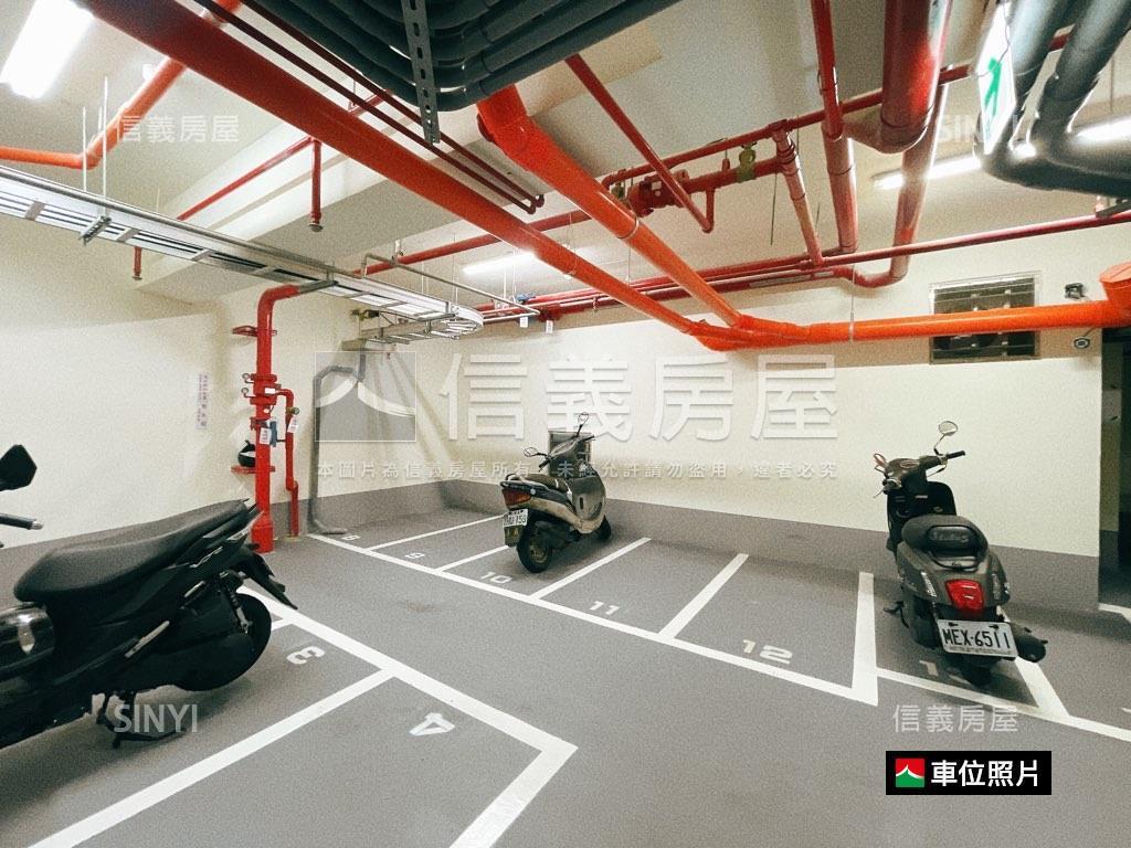 專任☆電梯溫馨２房有車位房屋室內格局與周邊環境