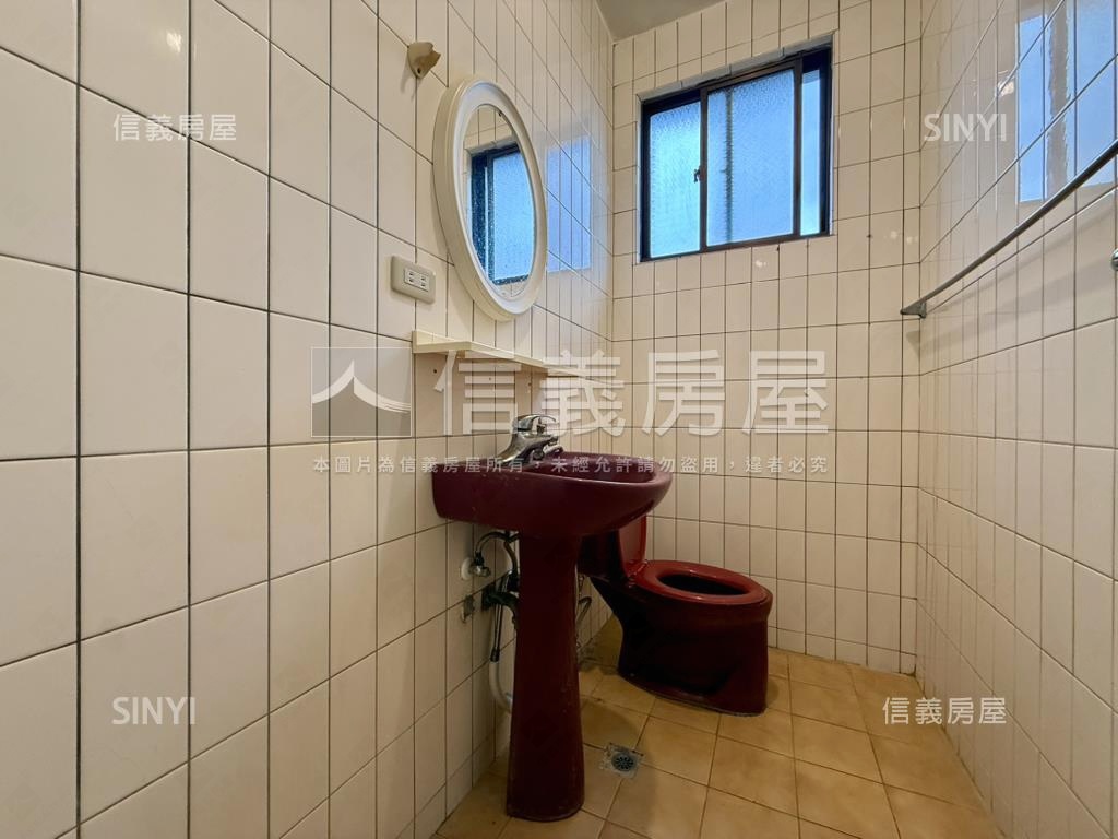 淡水捷運邊間公寓雙衛開窗房屋室內格局與周邊環境