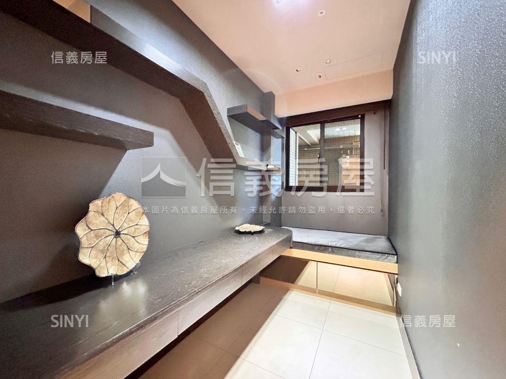 全坤國際館高樓４房車位房屋室內格局與周邊環境