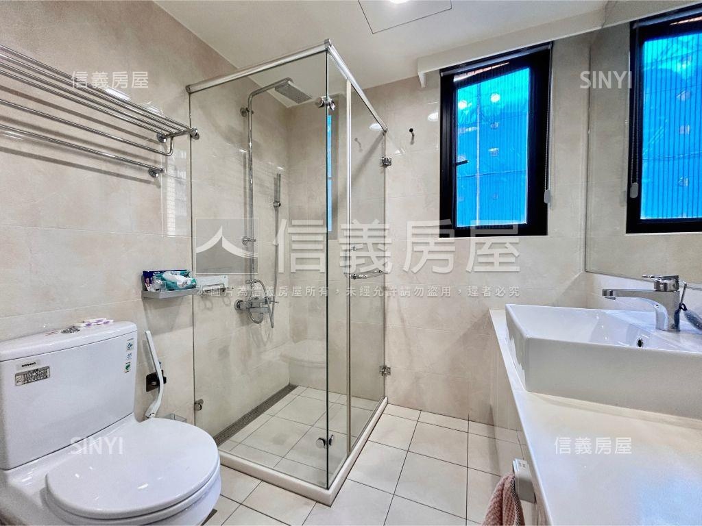 全坤國際館高樓４房車位房屋室內格局與周邊環境