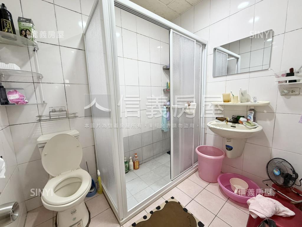 台北明珠稀有一樓戶房屋室內格局與周邊環境