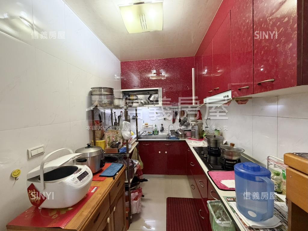 台北明珠稀有一樓戶房屋室內格局與周邊環境