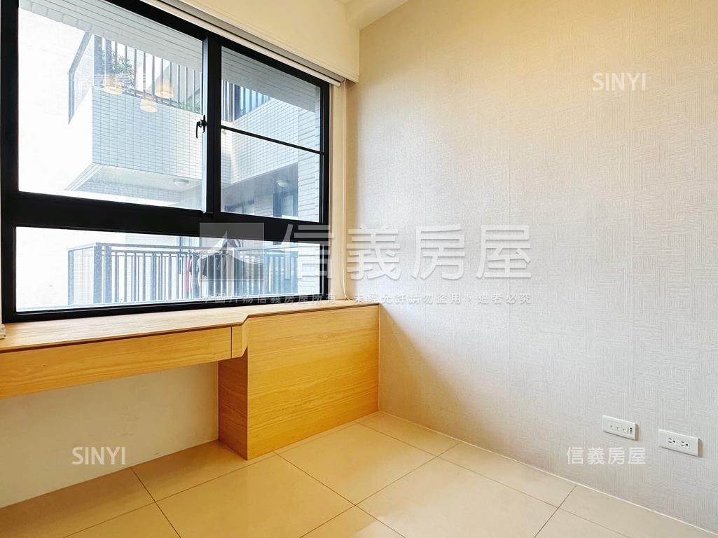 鑫文山採光兩房兩衛雙車位房屋室內格局與周邊環境