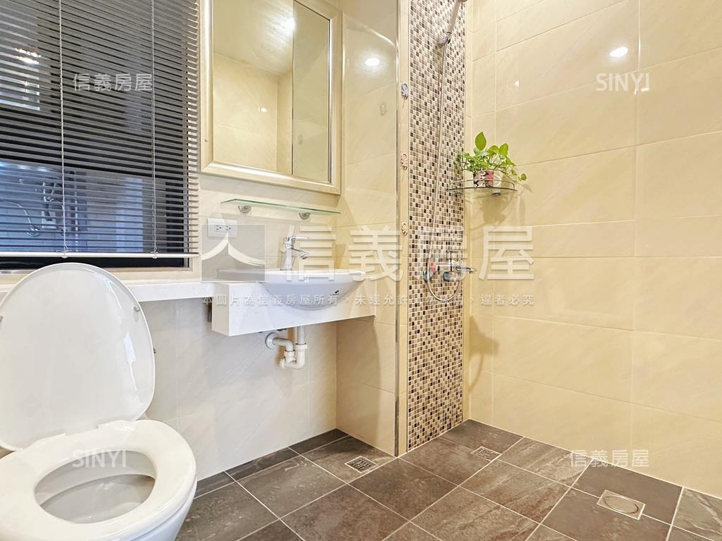 鑫文山採光兩房兩衛雙車位房屋室內格局與周邊環境