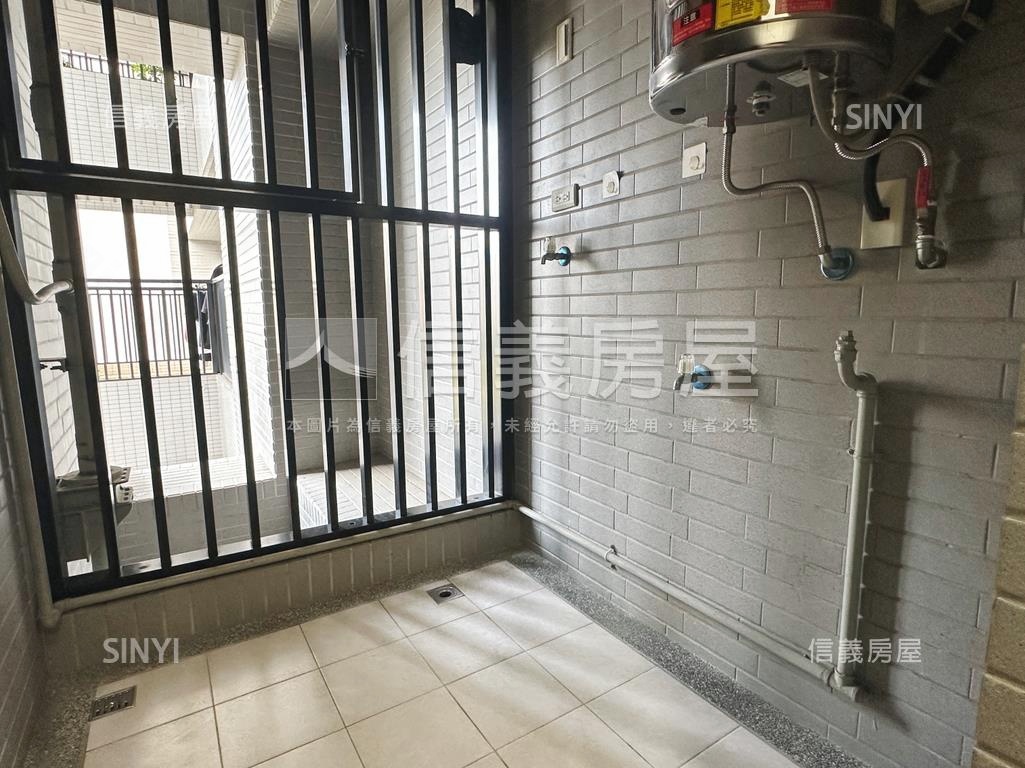 鑫文山採光兩房兩衛雙車位房屋室內格局與周邊環境