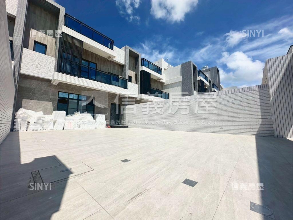 尊爵電梯車墅房屋室內格局與周邊環境