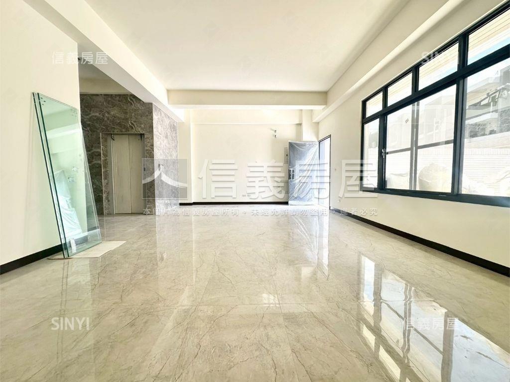 尊爵電梯車墅房屋室內格局與周邊環境