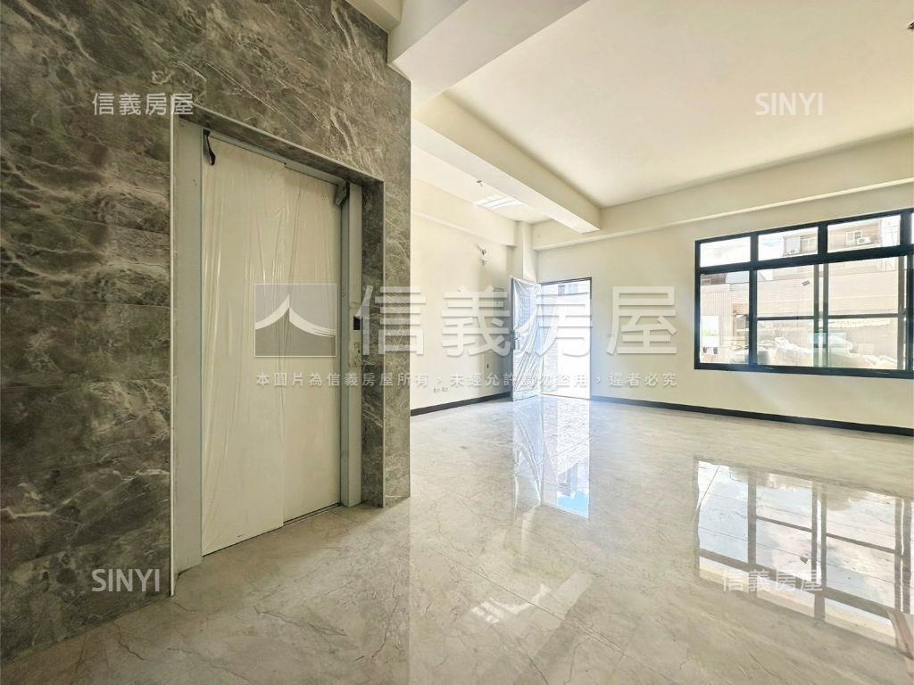 尊爵電梯車墅房屋室內格局與周邊環境