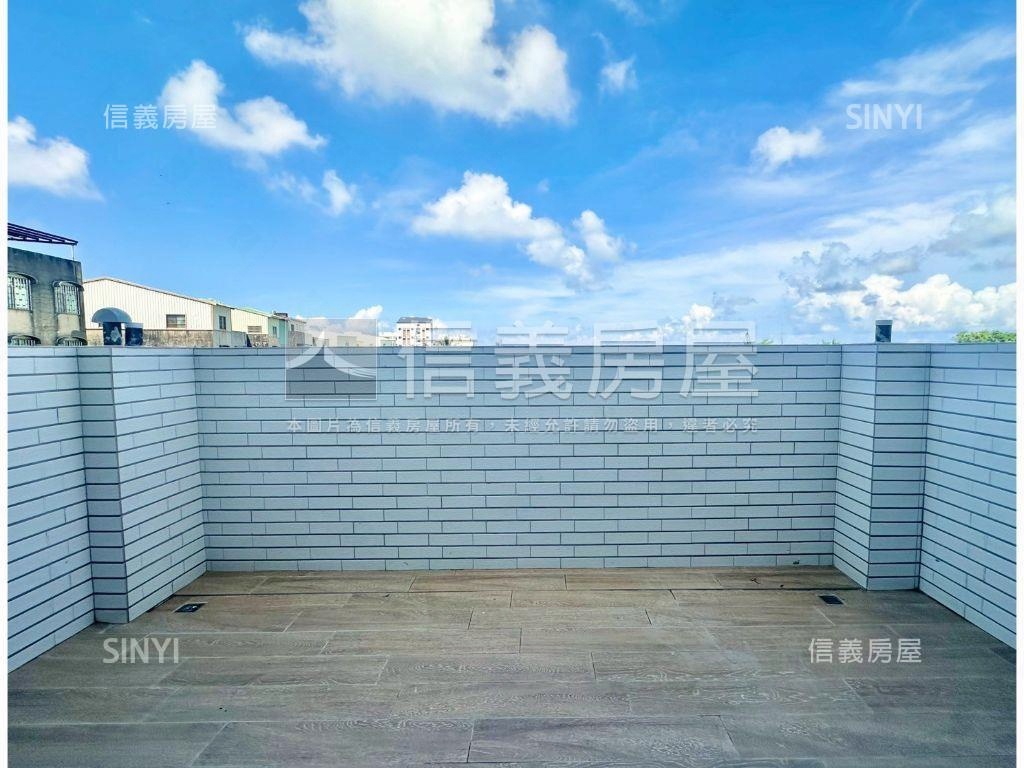 尊爵電梯車墅房屋室內格局與周邊環境