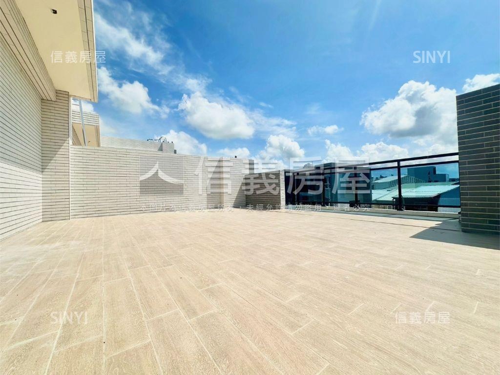 尊爵電梯車墅房屋室內格局與周邊環境