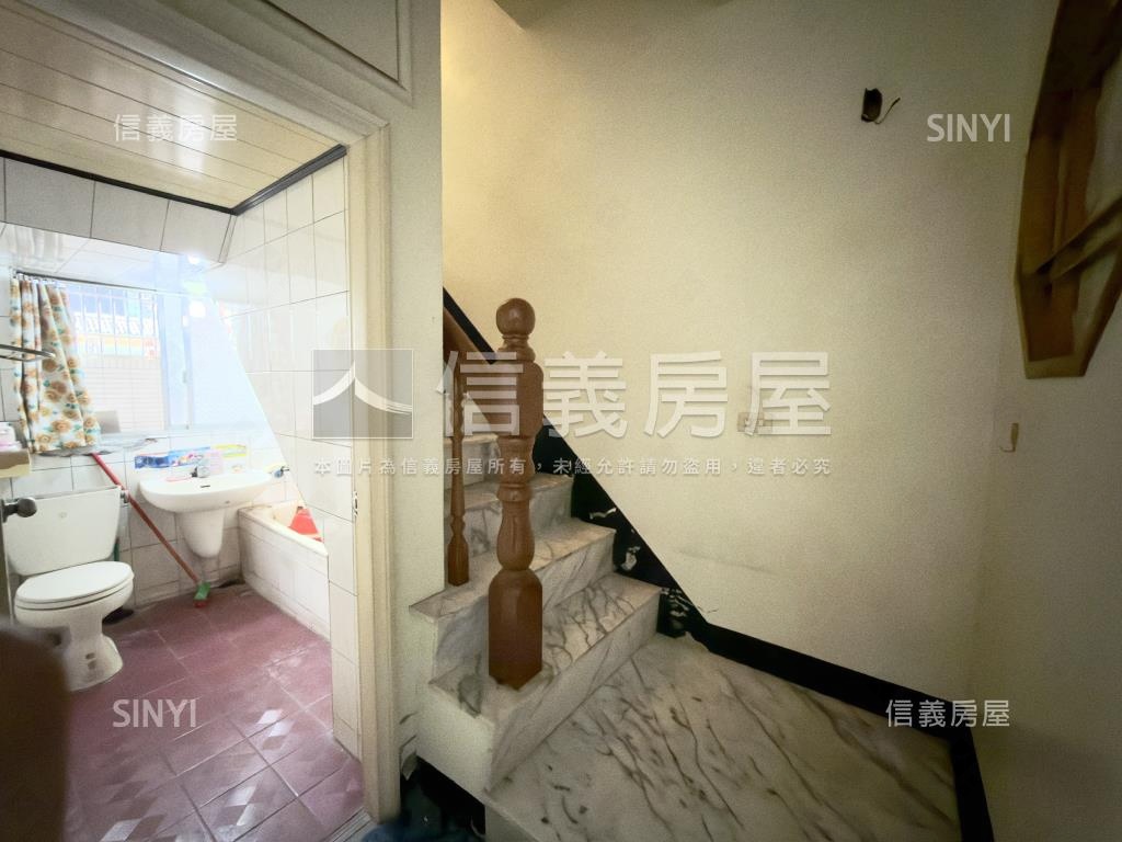 近南紡東寧路面寬角窗店住房屋室內格局與周邊環境