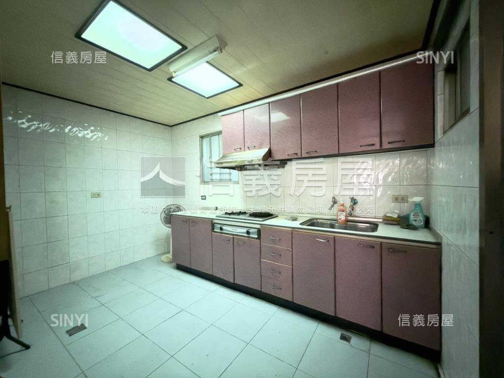 近南紡東寧路面寬角窗店住房屋室內格局與周邊環境