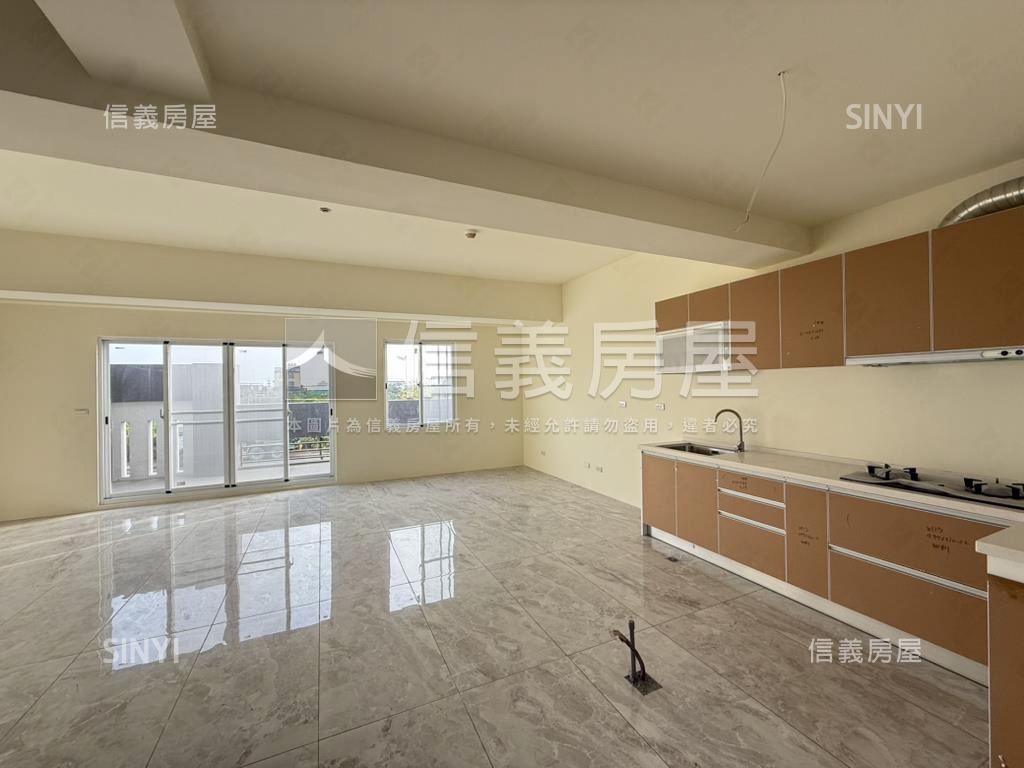 麻豆全新邊間店住Ｂ房屋室內格局與周邊環境