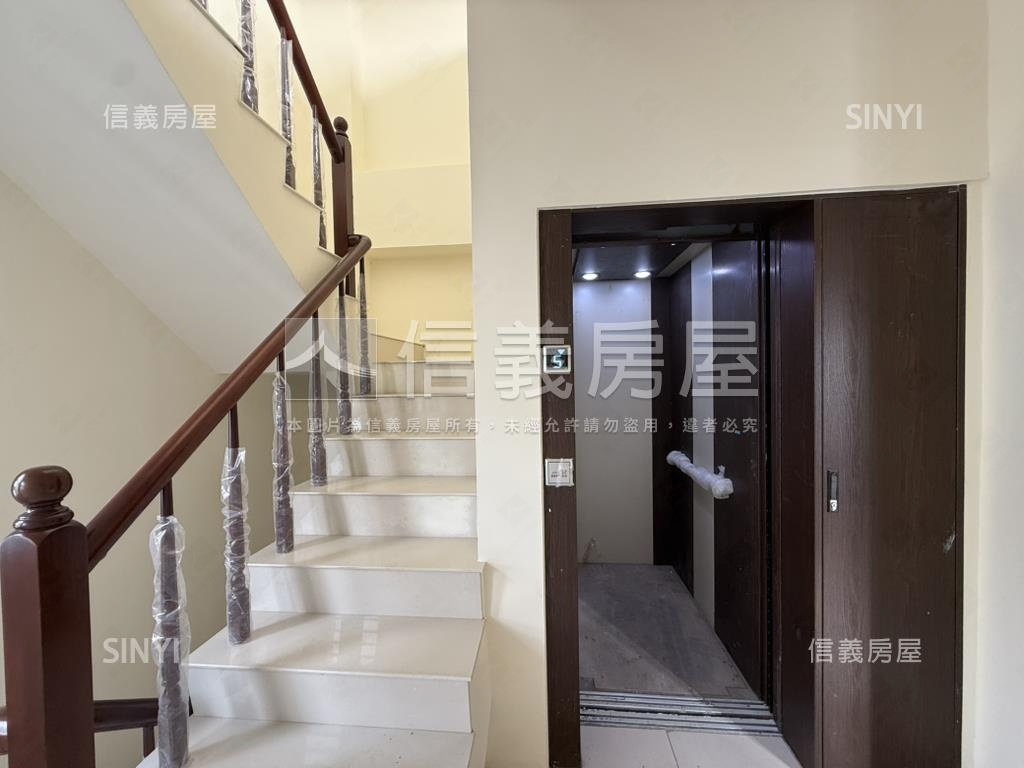 麻豆全新邊間店住Ｂ房屋室內格局與周邊環境