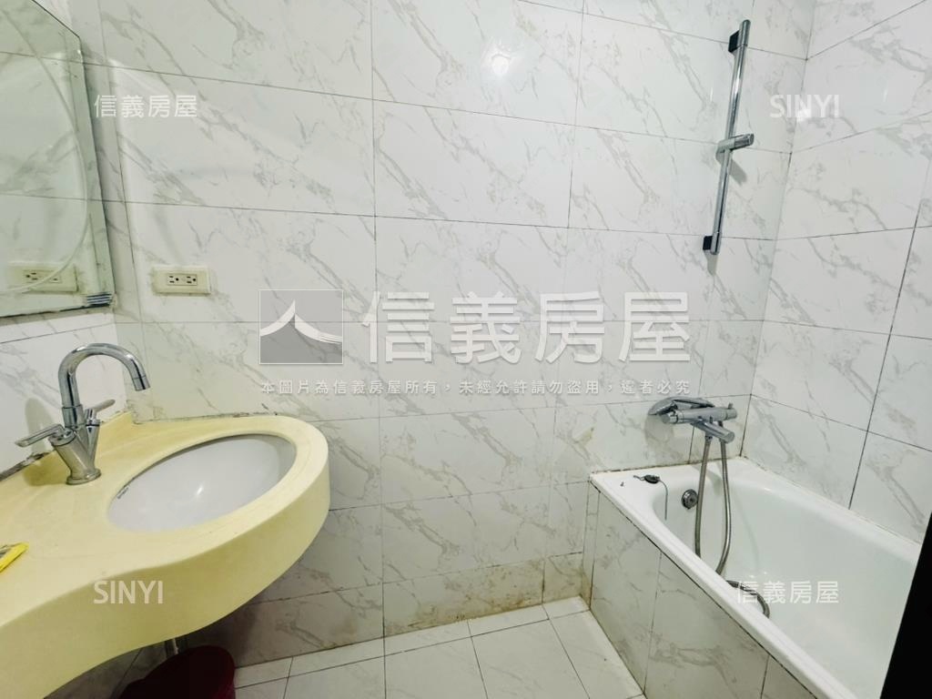 新站歐洲美麗三房房屋室內格局與周邊環境