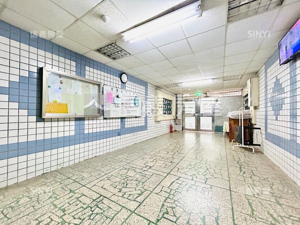 近捷運兩房車位房屋室內格局與周邊環境
