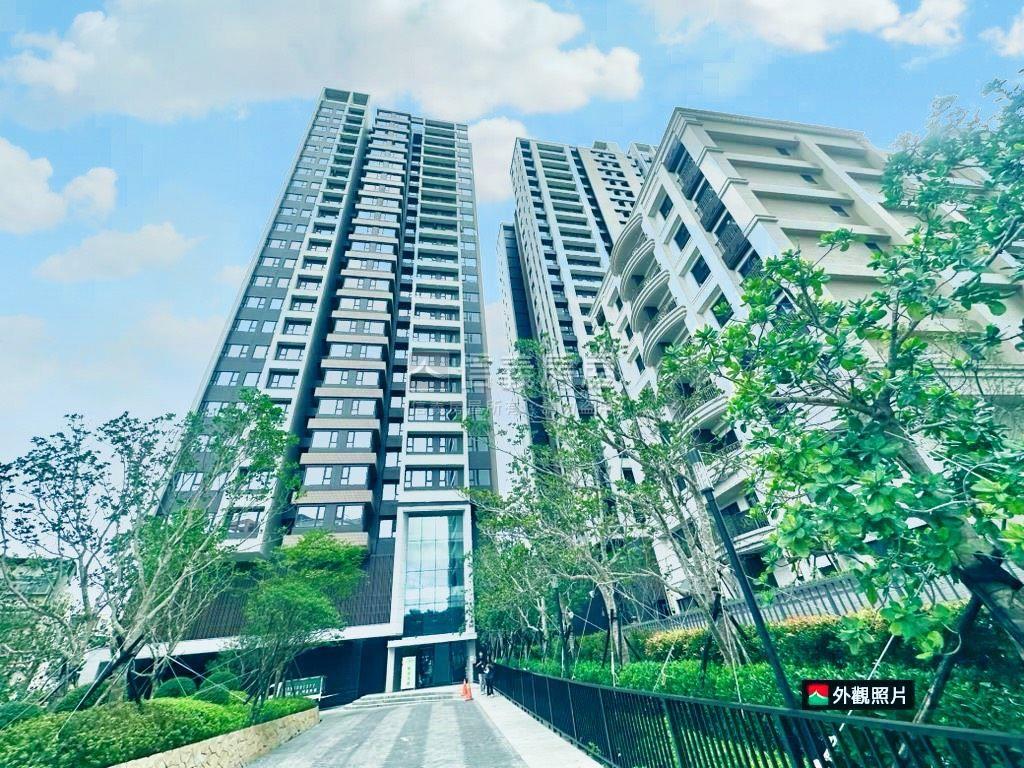 新美齊画世代悠活２房車位房屋室內格局與周邊環境