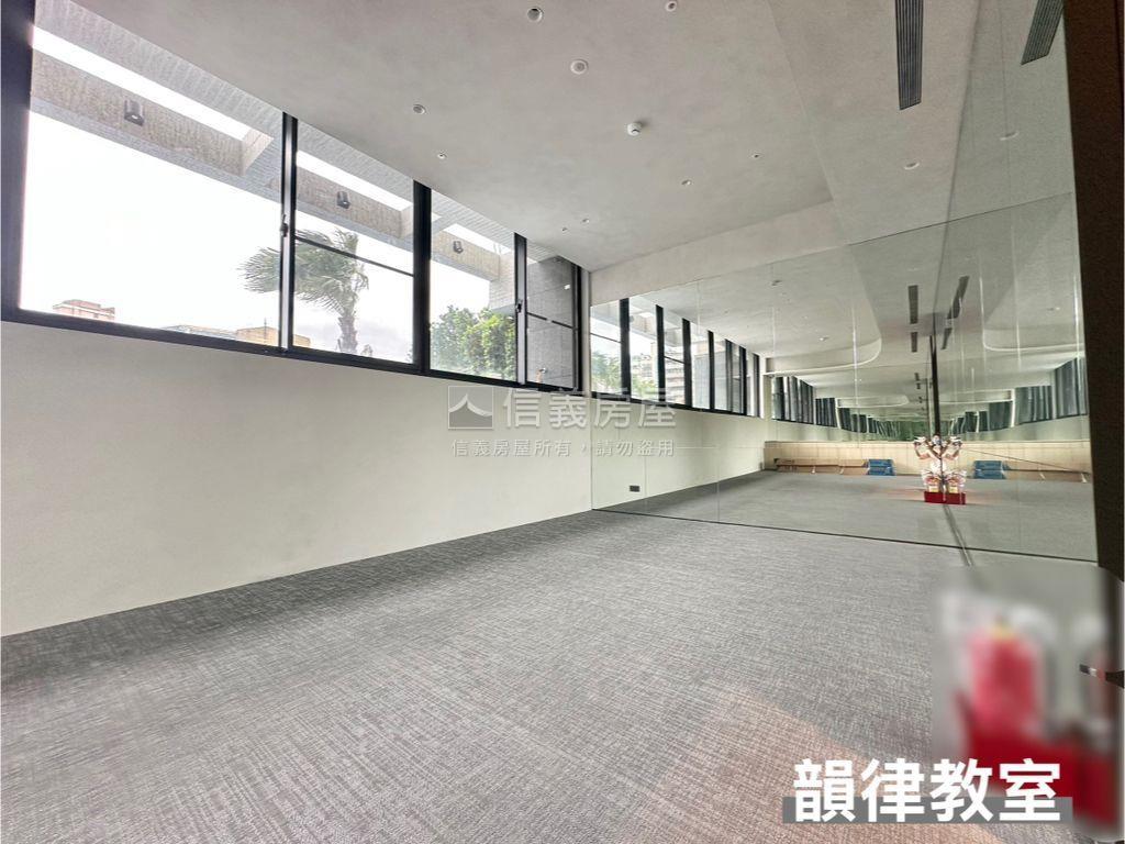 新美齊画世代悠活２房車位房屋室內格局與周邊環境
