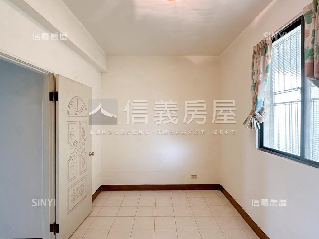 正路近學校美透天車墅房屋室內格局與周邊環境