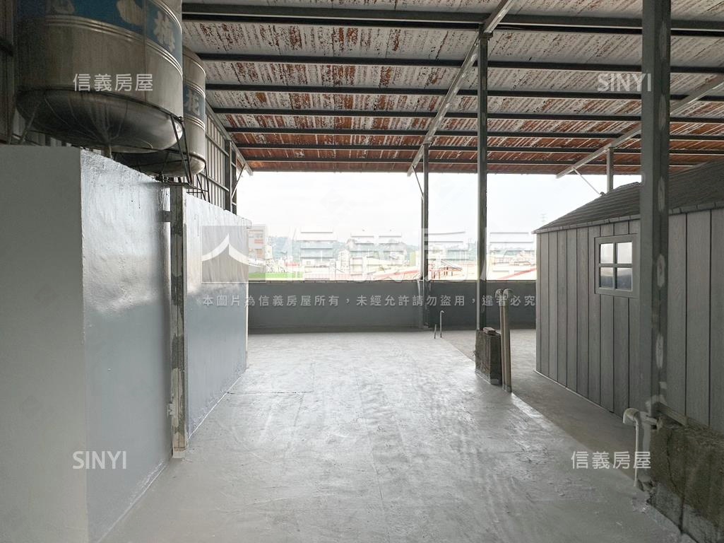 正路近學校美透天車墅房屋室內格局與周邊環境