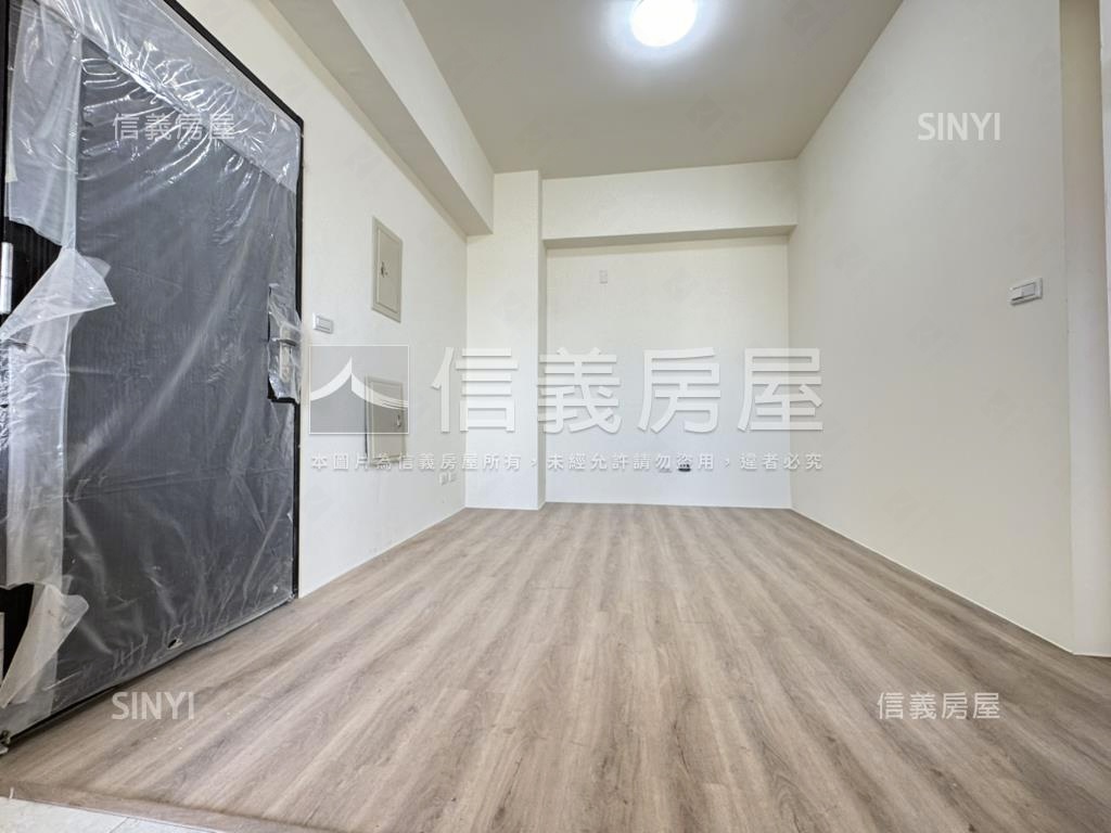 大里全新電梯兩房兩衛３Ｆ房屋室內格局與周邊環境