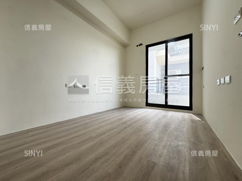 大里全新電梯兩房兩衛３Ｆ房屋室內格局與周邊環境