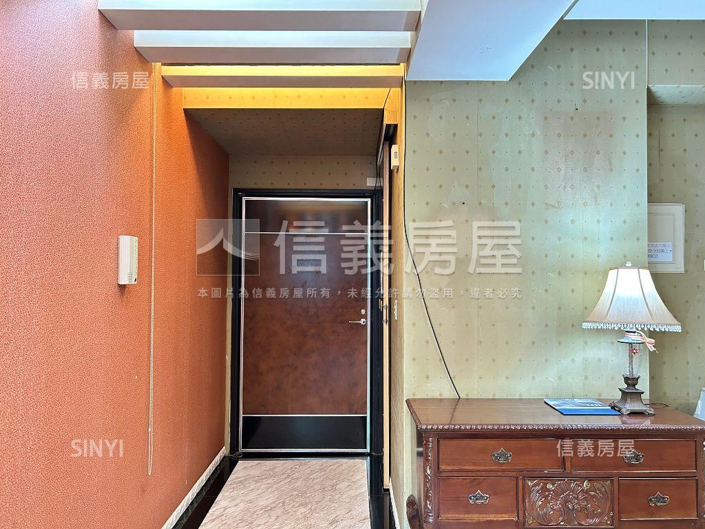 采固卓越次頂樓朝南視野戶房屋室內格局與周邊環境