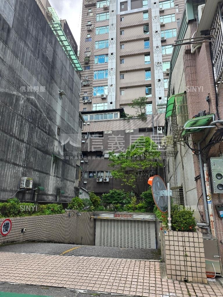♞ＴＯＰ松江二房附車位房屋室內格局與周邊環境