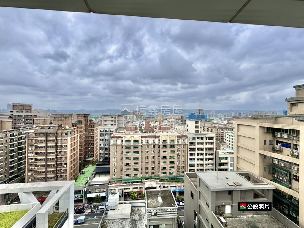 新峰光。臻藏兩房車位房屋室內格局與周邊環境