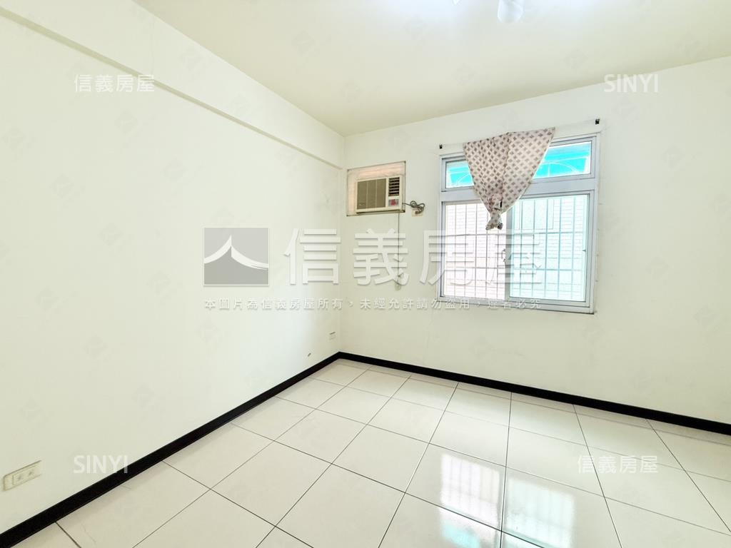 小港大地坪車庫透天房屋室內格局與周邊環境