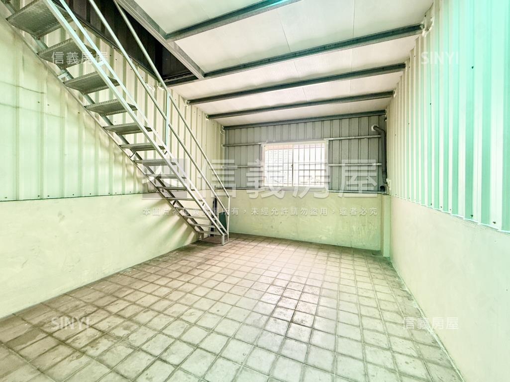 小港大地坪車庫透天房屋室內格局與周邊環境