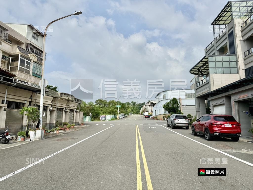 小港大地坪車庫透天房屋室內格局與周邊環境