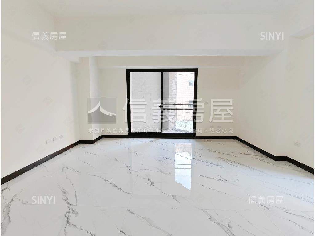 左營全新透天三車墅房屋室內格局與周邊環境