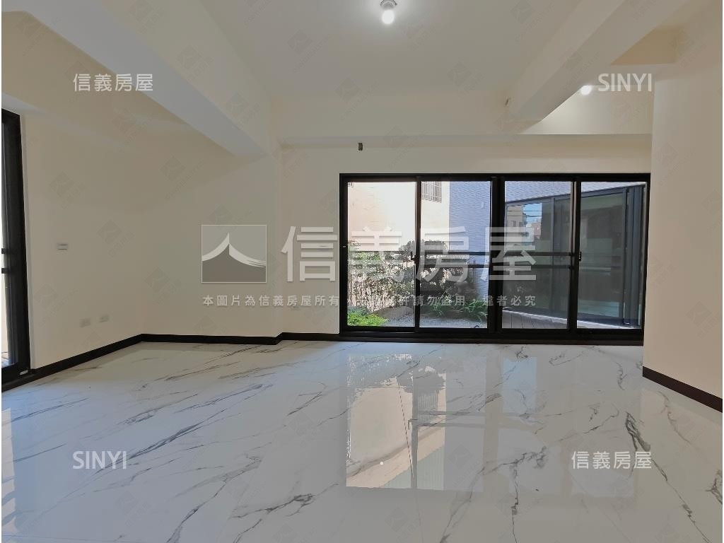 左營全新透天三車墅房屋室內格局與周邊環境