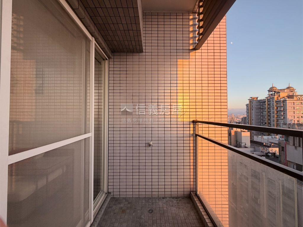 鳥瞰海華●國際之星２房房屋室內格局與周邊環境