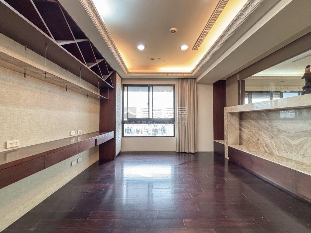 文化高峰會帝王景觀雙平車房屋室內格局與周邊環境