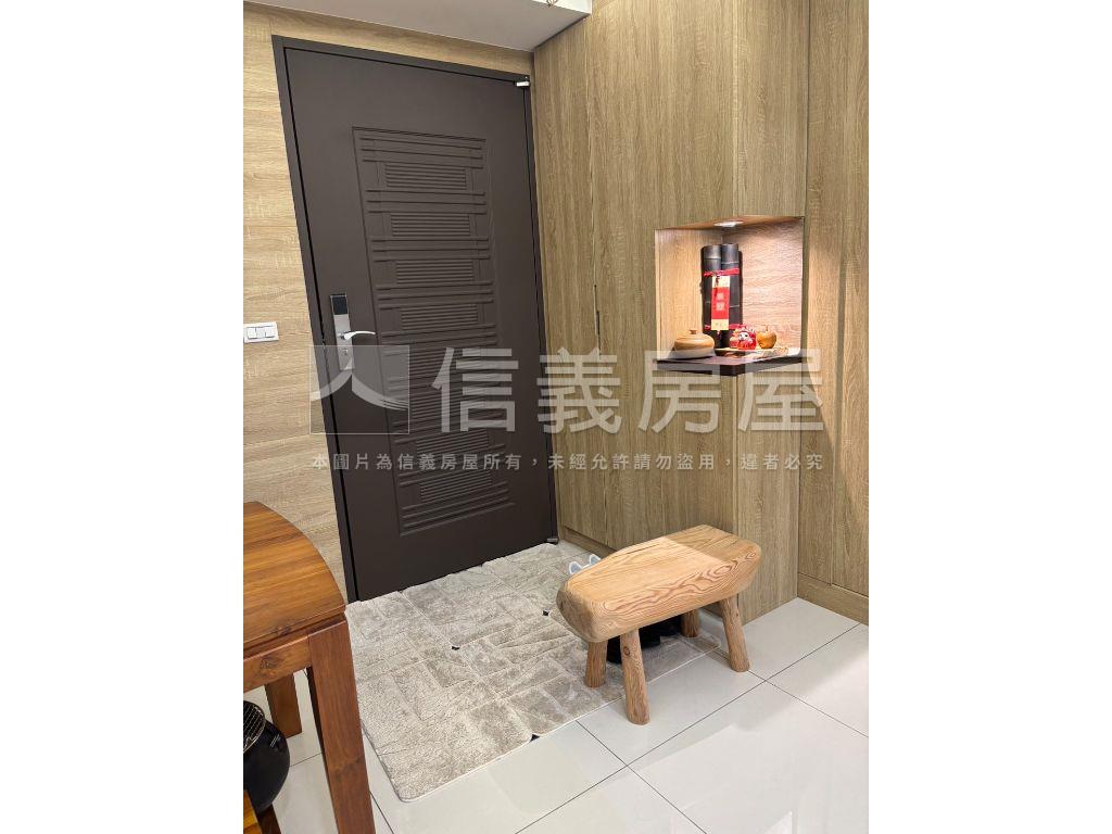 經國特區自遊人三房車位房屋室內格局與周邊環境