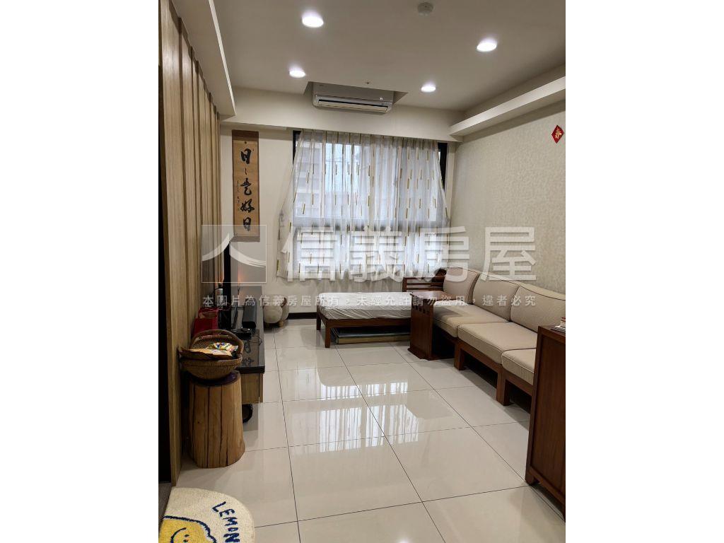 經國特區自遊人三房車位房屋室內格局與周邊環境
