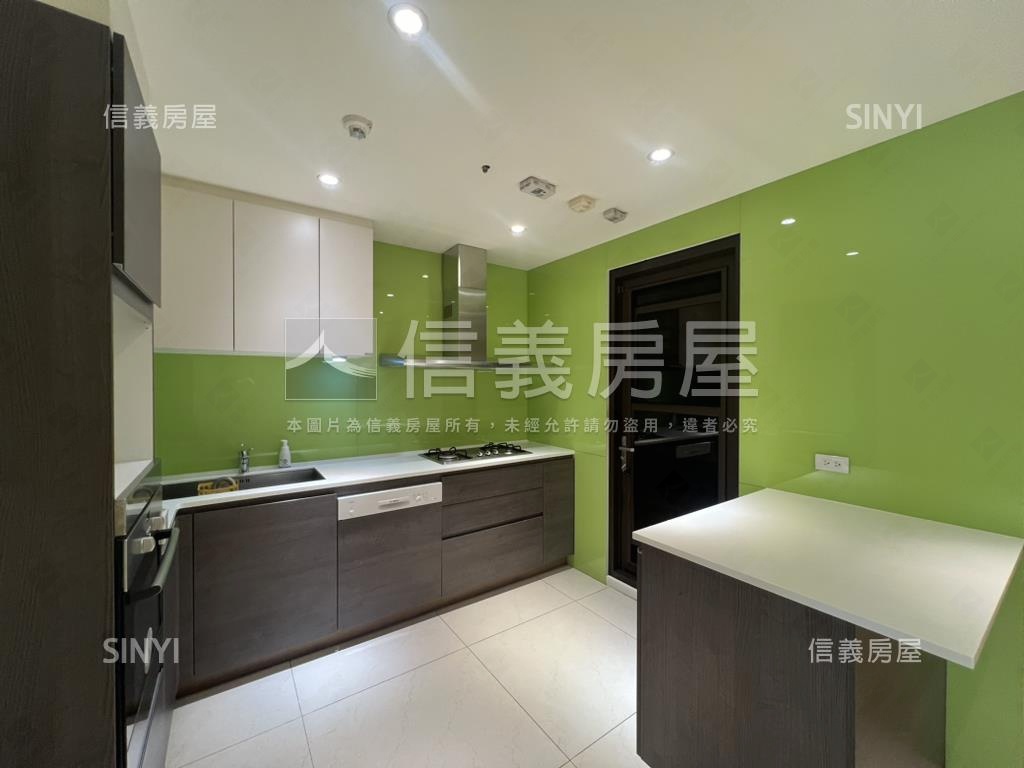 德鑫如一四房雙平車精裝宅房屋室內格局與周邊環境