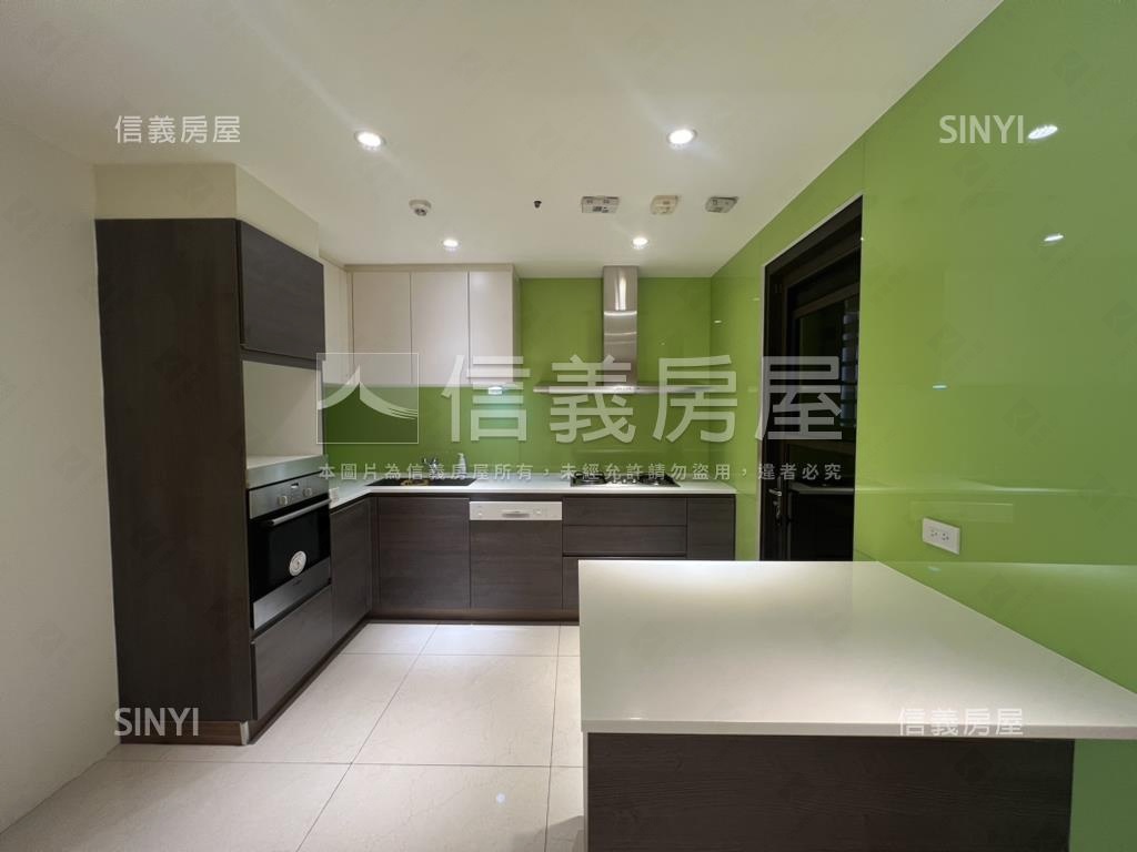 德鑫如一四房雙平車精裝宅房屋室內格局與周邊環境