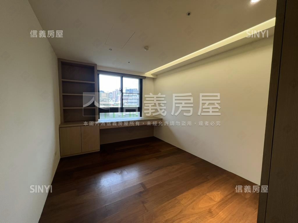 德鑫如一四房雙平車精裝宅房屋室內格局與周邊環境